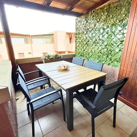 Σπίτι διακοπών Domus Costa Smeralda Sardinian House *