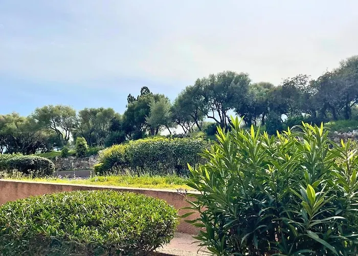 Domus Costa Smeralda Sardinian House Casa de Férias *