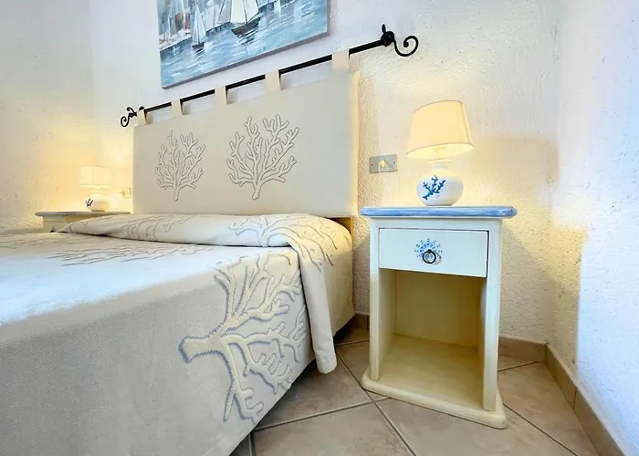 Domus Costa Smeralda Sardinian House Casa de Férias Cugnana Verde